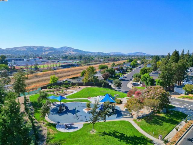 7653 Turquoise St, Dublin, CA 94568