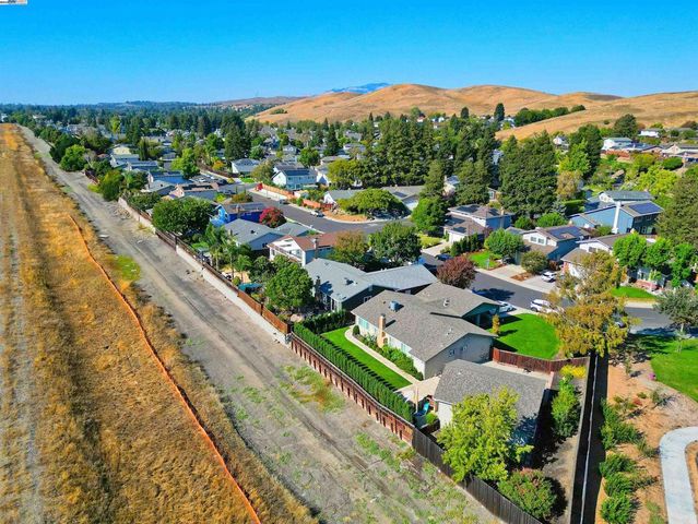 7653 Turquoise St, Dublin, CA 94568