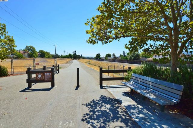 7653 Turquoise St, Dublin, CA 94568