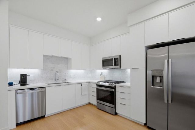 3512 Vision 512, Fremont, CA 94538