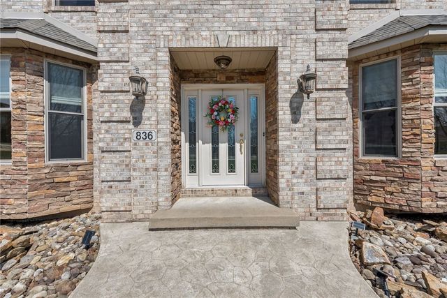 836 Forest Oaks Trail, North Huntingdon, PA 15642