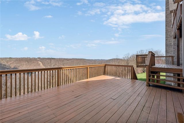 836 Forest Oaks Trail, North Huntingdon, PA 15642