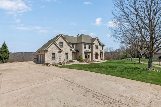 836 Forest Oaks Trail, North Huntingdon, PA 15642