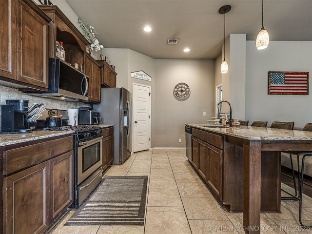 13307 S 21st Place, Bixby, OK 74008