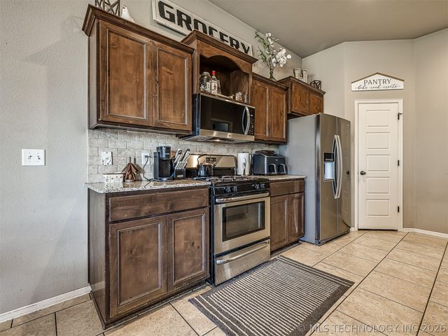 13307 S 21st Place, Bixby, OK 74008