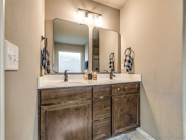 13307 S 21st Place, Bixby, OK 74008