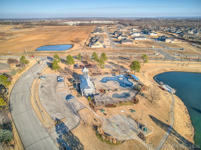 13307 S 21st Place, Bixby, OK 74008