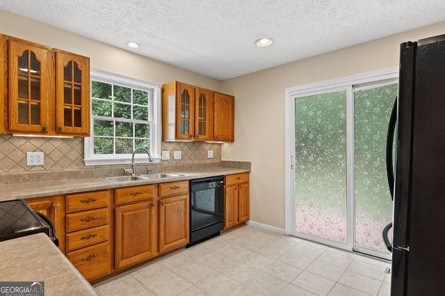 702 Osco Parkway, Woodstock, GA 30188