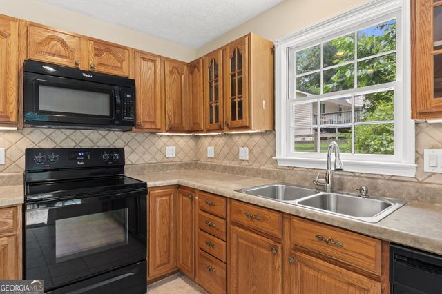 702 Osco Parkway, Woodstock, GA 30188