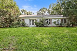 6201 Mcraven Road, Jackson, MS 39209