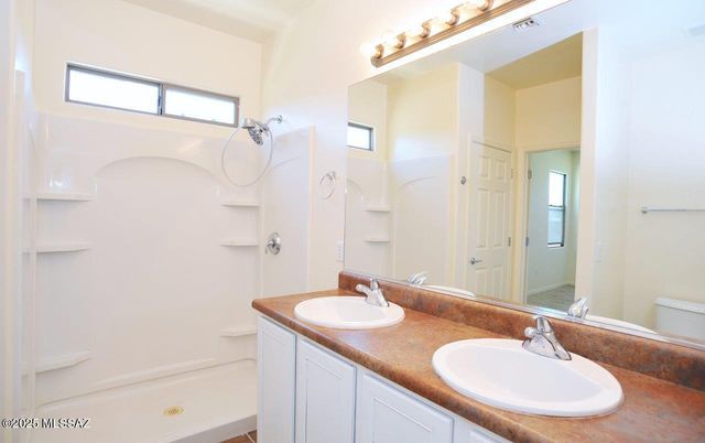 8573 N Western Juniper Terrace, Tucson, AZ 85743