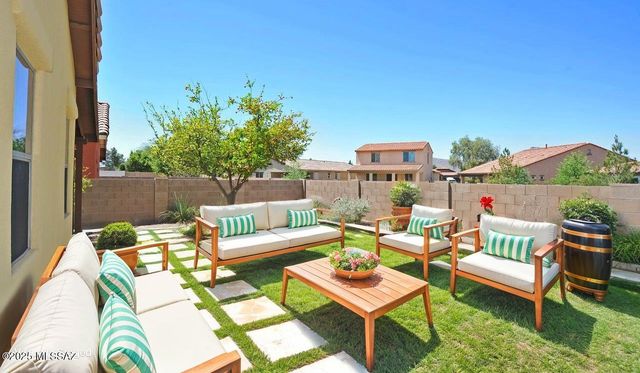 8573 N Western Juniper Terrace, Tucson, AZ 85743