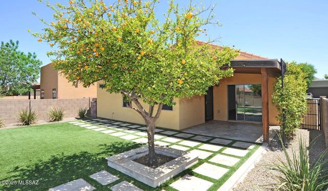 8573 N Western Juniper Terrace, Tucson, AZ 85743