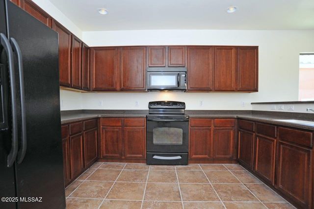 8573 N Western Juniper Terrace, Tucson, AZ 85743