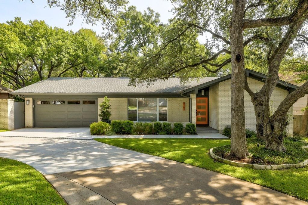 8702 Silverhill LN, Austin, TX 78759
