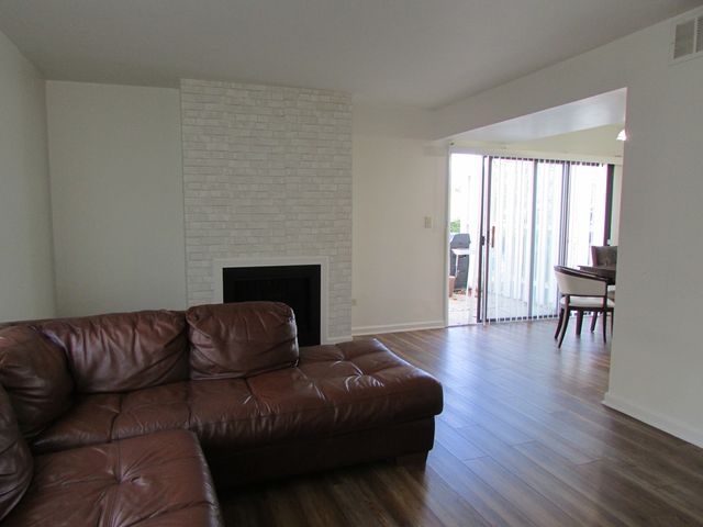 848 Oxford Place, Wheeling, IL 60090