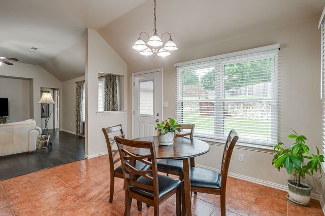 2720 Pinnacle Drive, Burleson, TX 76028