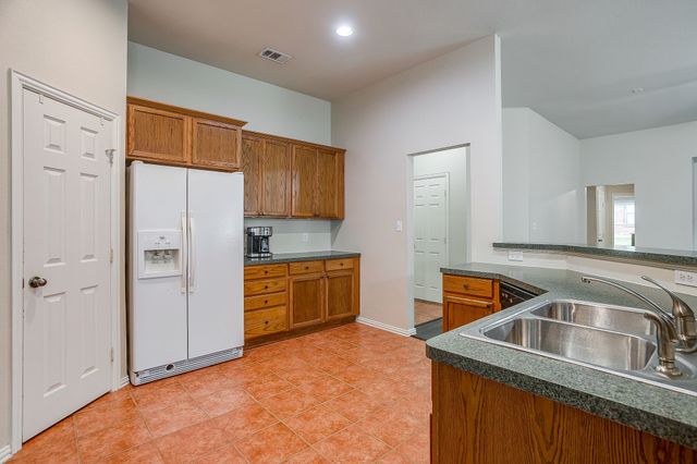 2720 Pinnacle Drive, Burleson, TX 76028