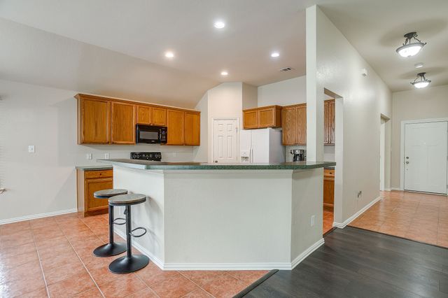 2720 Pinnacle Drive, Burleson, TX 76028