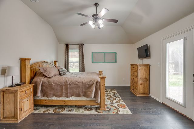 2720 Pinnacle Drive, Burleson, TX 76028