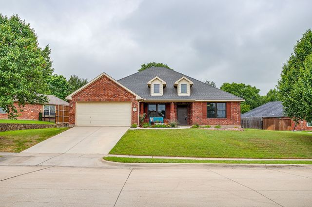 2720 Pinnacle Drive, Burleson, TX 76028