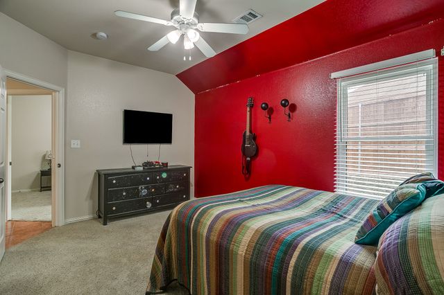 2720 Pinnacle Drive, Burleson, TX 76028