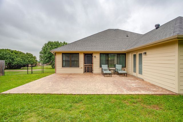 2720 Pinnacle Drive, Burleson, TX 76028