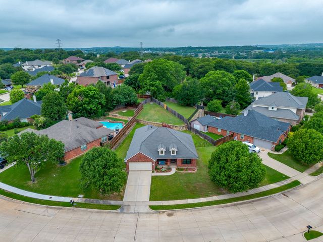 2720 Pinnacle Drive, Burleson, TX 76028