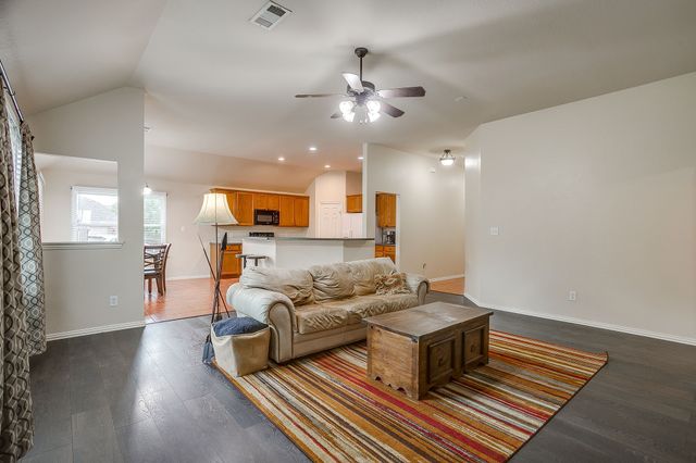 2720 Pinnacle Drive, Burleson, TX 76028