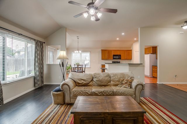 2720 Pinnacle Drive, Burleson, TX 76028