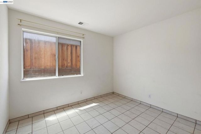 9 Beechwood Ct, Pittsburg, CA 94565
