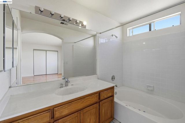 9 Beechwood Ct, Pittsburg, CA 94565