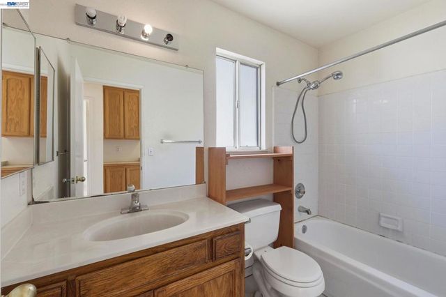 9 Beechwood Ct, Pittsburg, CA 94565
