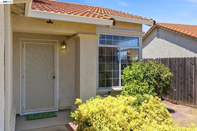 9 Beechwood Ct, Pittsburg, CA 94565