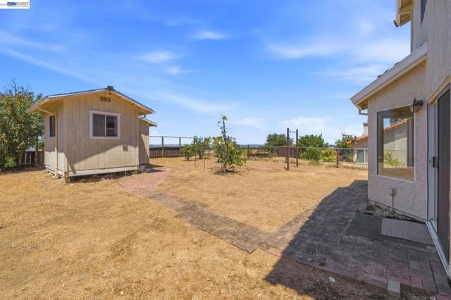 9 Beechwood Ct, Pittsburg, CA 94565