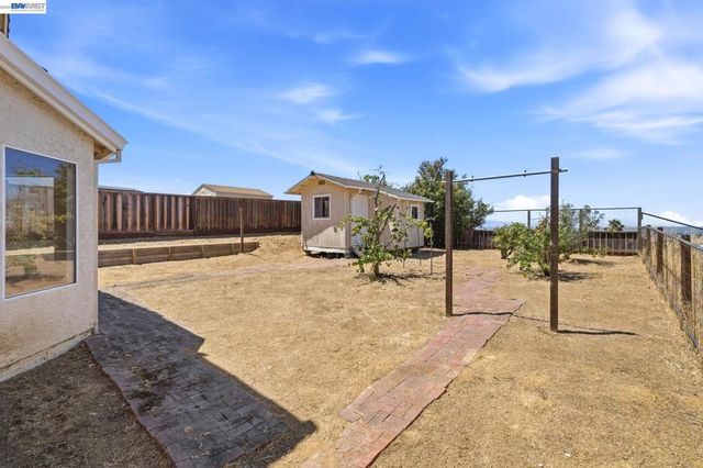 9 Beechwood Ct, Pittsburg, CA 94565