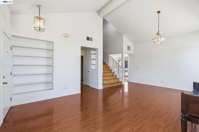 9 Beechwood Ct, Pittsburg, CA 94565