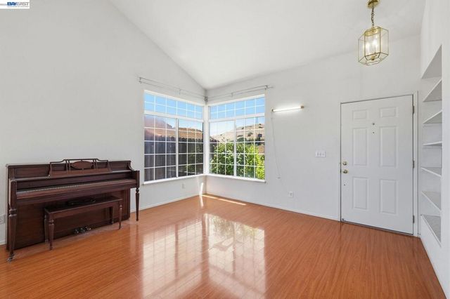 9 Beechwood Ct, Pittsburg, CA 94565