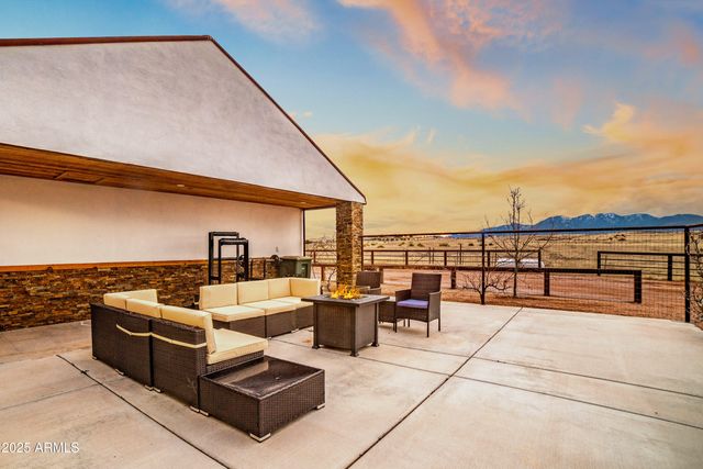 68 CURLY HORSE RANCH Road, Sonoita, AZ 85637