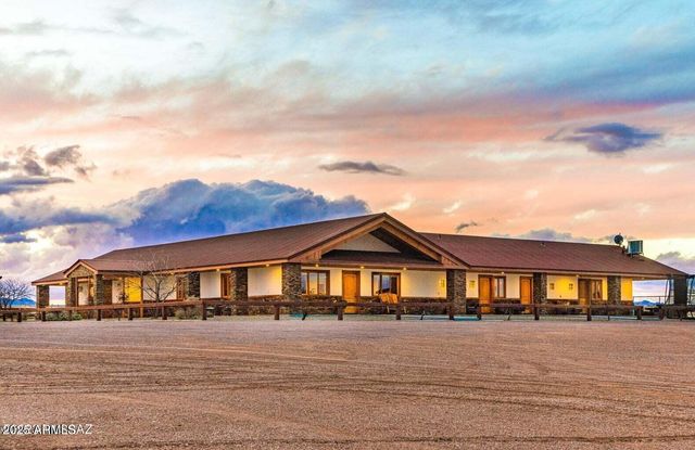 68 CURLY HORSE RANCH Road, Sonoita, AZ 85637