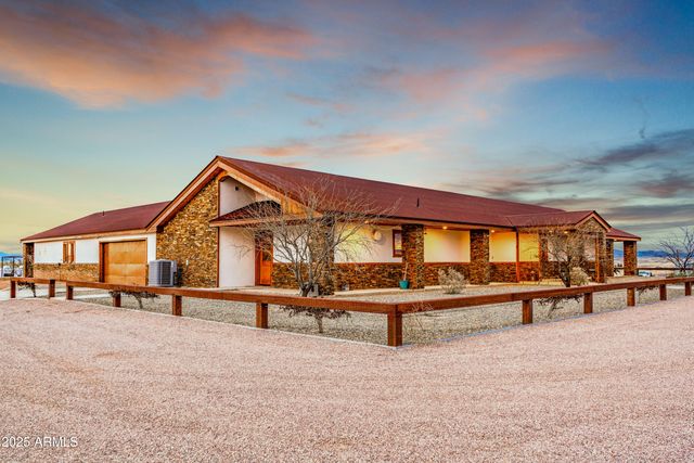 68 CURLY HORSE RANCH Road, Sonoita, AZ 85637