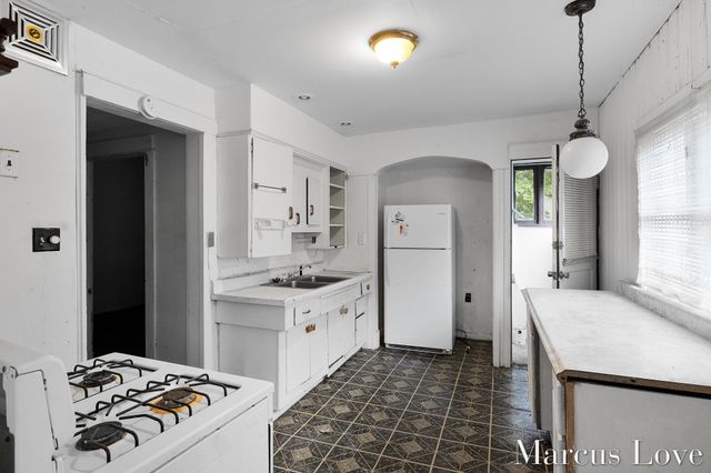 233 Hollister Avenue Se, City Of Grand Rapids, MI 49506