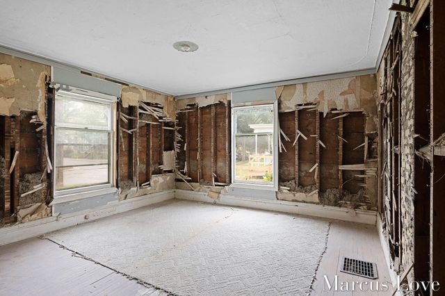 233 Hollister Avenue Se, City Of Grand Rapids, MI 49506