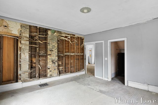 233 Hollister Avenue Se, City Of Grand Rapids, MI 49506
