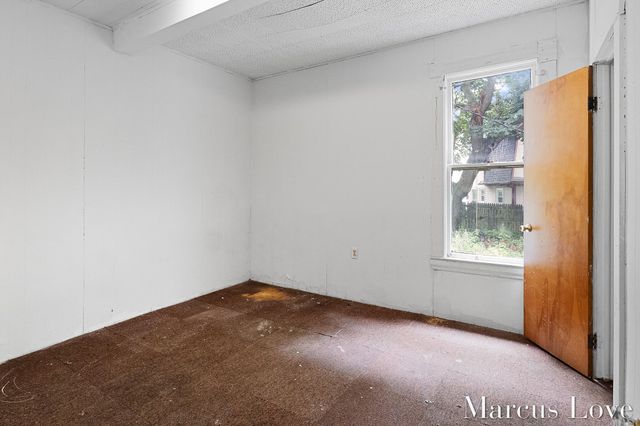233 Hollister Avenue Se, City Of Grand Rapids, MI 49506