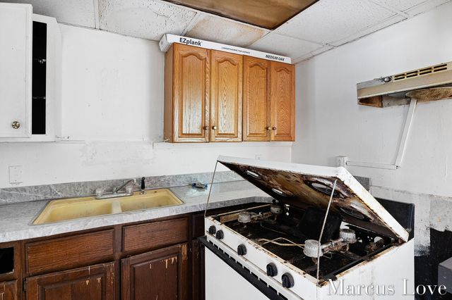 233 Hollister Avenue Se, City Of Grand Rapids, MI 49506