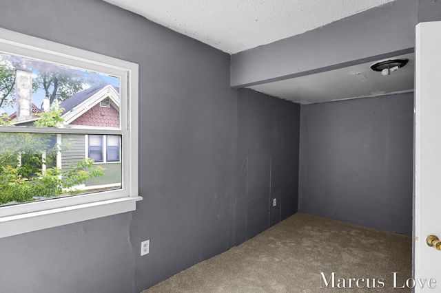 233 Hollister Avenue Se, City Of Grand Rapids, MI 49506
