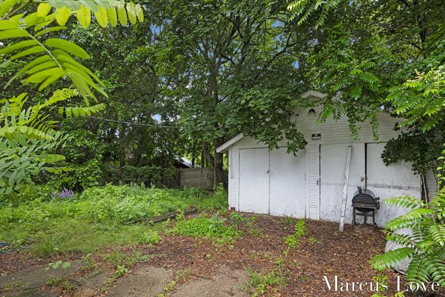 233 Hollister Avenue Se, City Of Grand Rapids, MI 49506