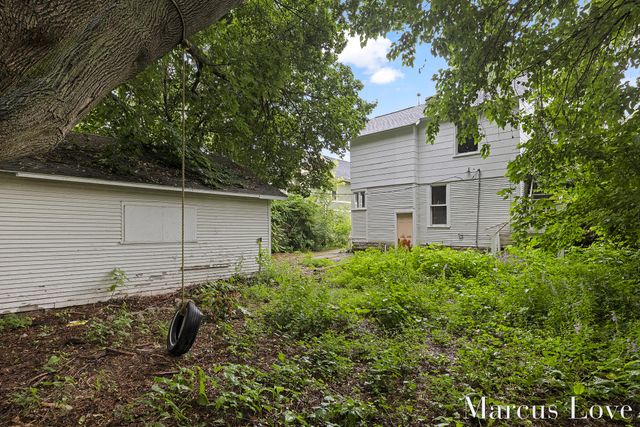 233 Hollister Avenue Se, City Of Grand Rapids, MI 49506