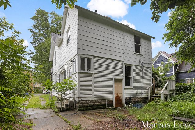 233 Hollister Avenue Se, City Of Grand Rapids, MI 49506